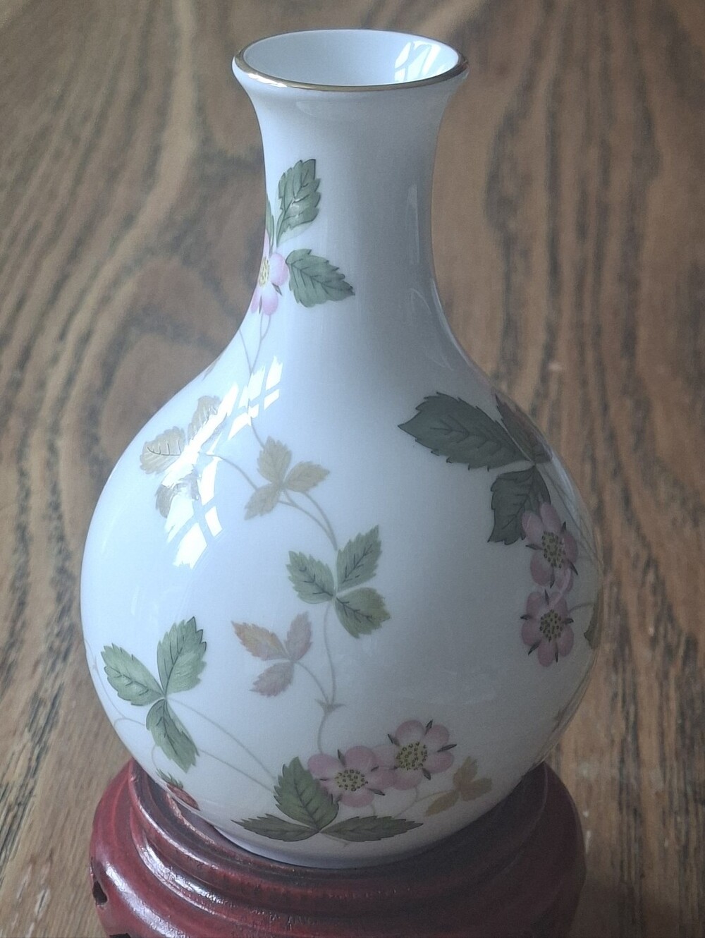 Vintage Wedgwood Wild Strawberry Bud Vase